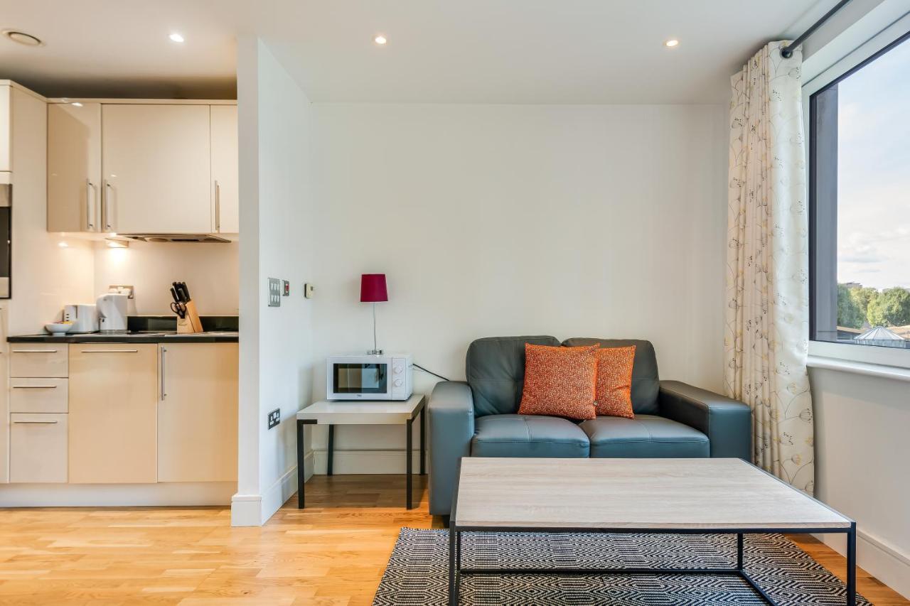 Cosy In Canary Wharf Apartament *