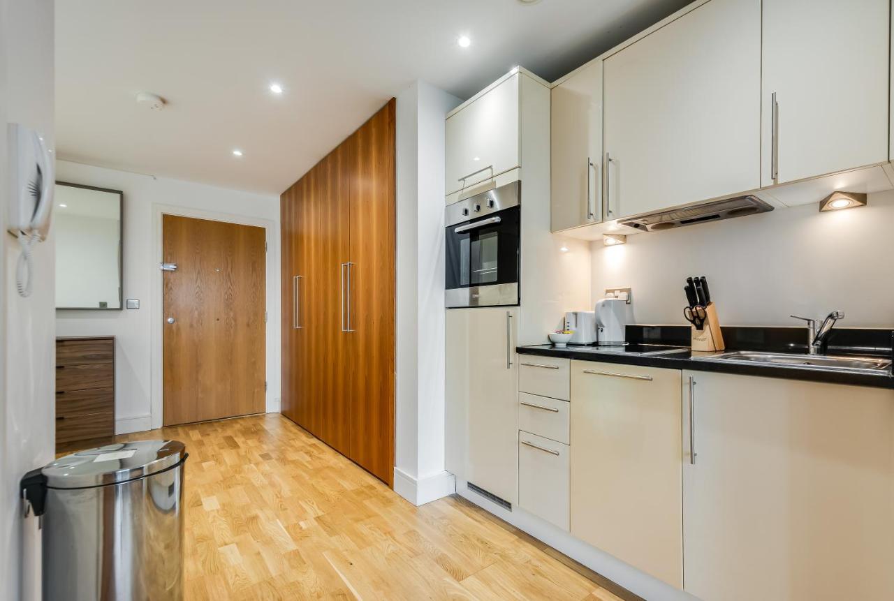 Cosy In Canary Wharf Apartament